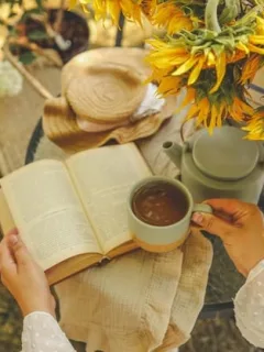 Discover The Power of Gratitude: Improve Your Mood Today - Cover Image