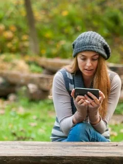 Social Media & Mental Health: Expert Tips for US Users - Cover Image