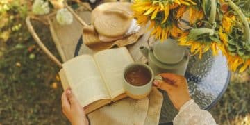Discover The Power of Gratitude: Improve Your Mood Today - Cover Image